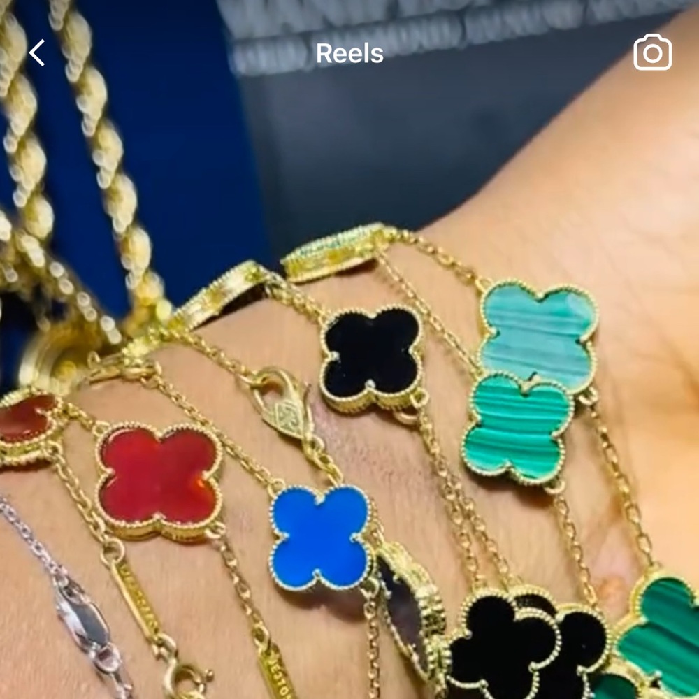 Elegant Multicolor Clover Pendant Necklace Turquoise or Black